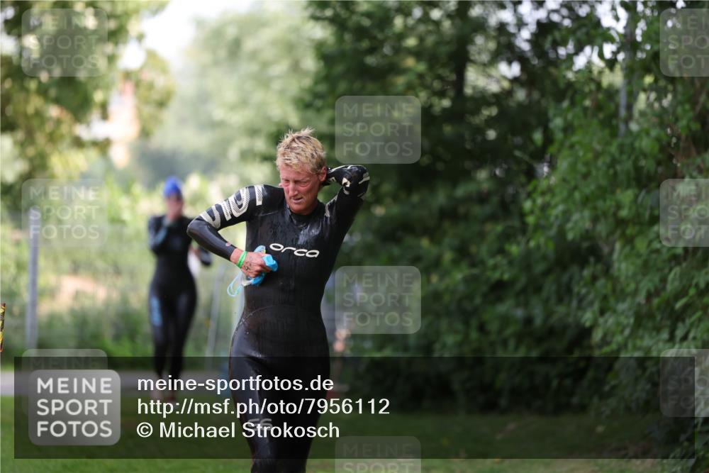 15.06.2025 - 7 Türme Triathlon Michael Strokosch http://msf.ph/oto/7956112 15.06.2025 12:35:11 Schwimmen 420, 532, 533 meine-sportfotos.de