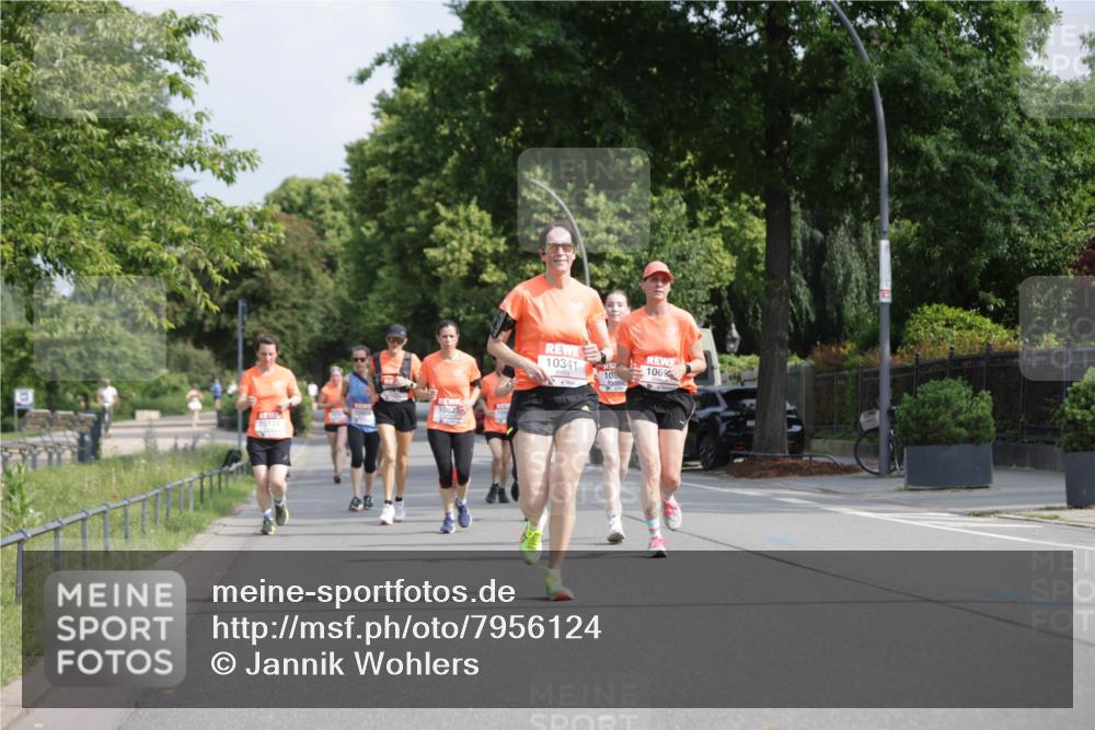 15.06.2025 - REWE Women's Run Jannik Wohlers http://msf.ph/oto/7956124 15.06.2025 08:51:42 Laufen 10123, 10829, 10341, 1069, 108 meine-sportfotos.de