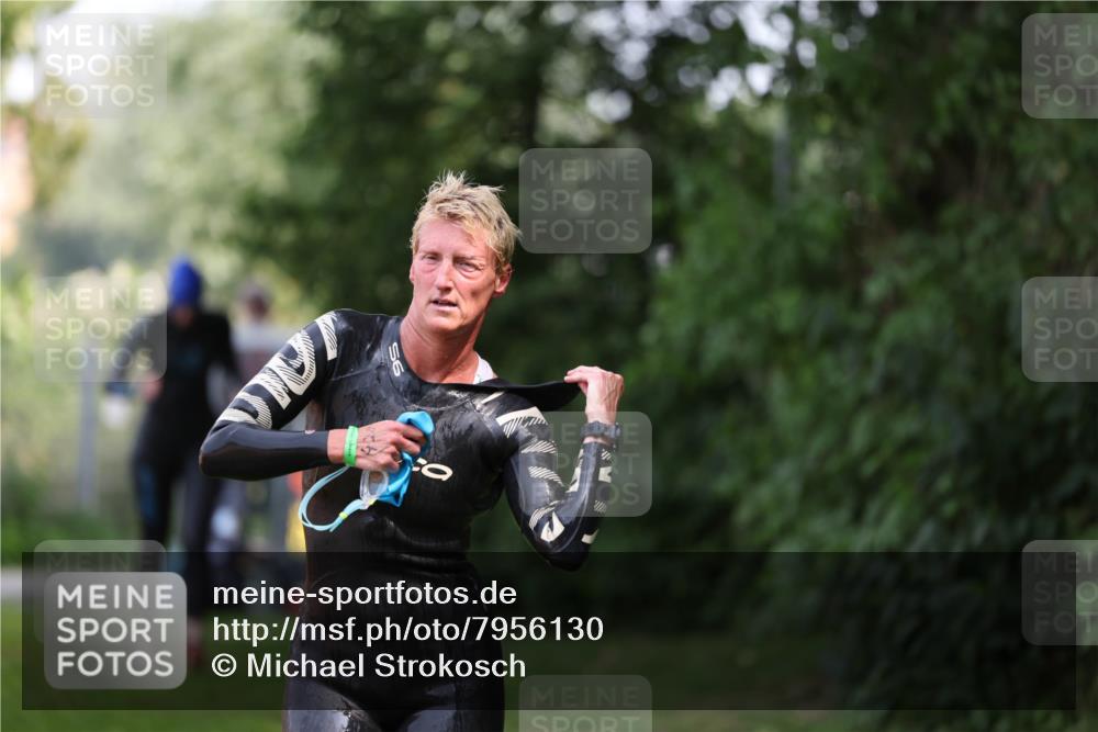 15.06.2025 - 7 Türme Triathlon Michael Strokosch http://msf.ph/oto/7956130 15.06.2025 12:35:13 Schwimmen 420, 532, 533 meine-sportfotos.de