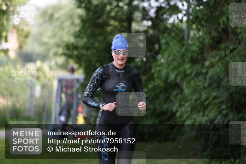 15.06.2025 - 7 Türme Triathlon Michael Strokosch http://msf.ph/oto/7956152 15.06.2025 12:35:18 Schwimmen 408, 420, 532, 533 meine-sportfotos.de