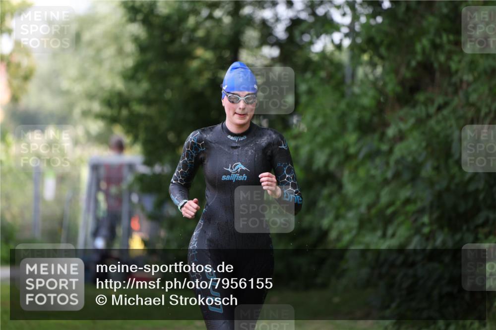 15.06.2025 - 7 Türme Triathlon Michael Strokosch http://msf.ph/oto/7956155 15.06.2025 12:35:18 Schwimmen 408, 420, 532, 533 meine-sportfotos.de
