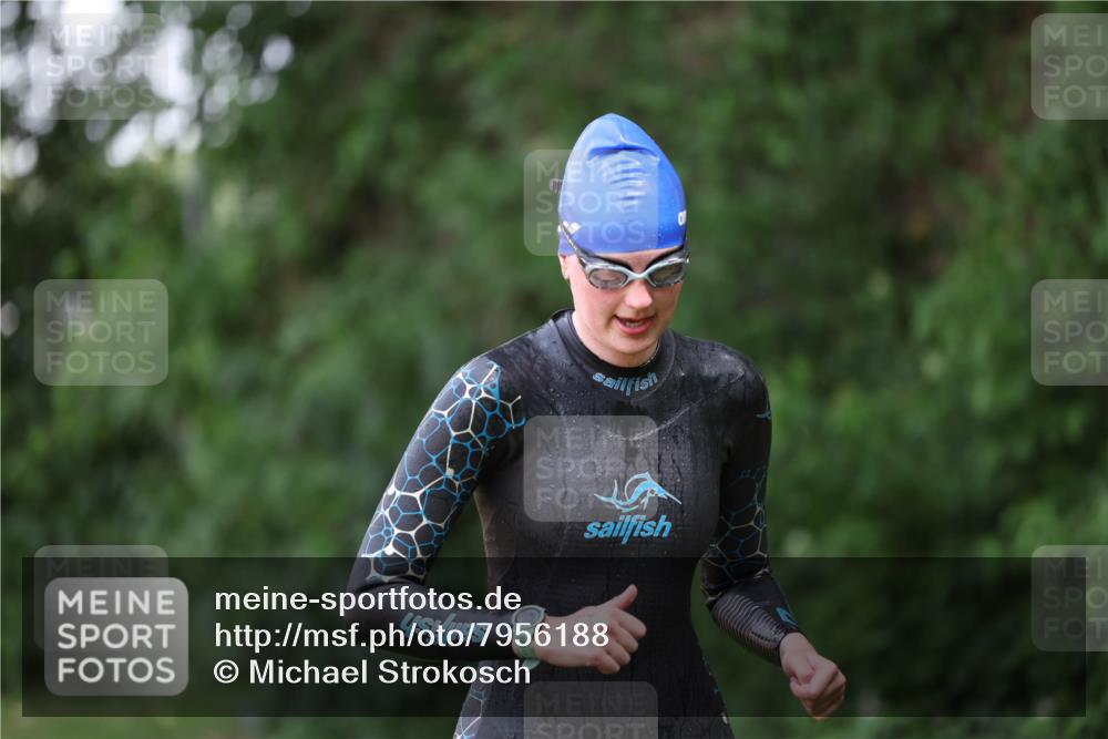15.06.2025 - 7 Türme Triathlon Michael Strokosch http://msf.ph/oto/7956188 15.06.2025 12:35:20 Schwimmen 408, 420, 532, 533 meine-sportfotos.de
