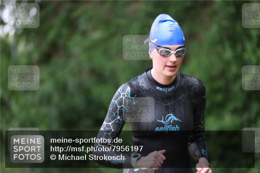 15.06.2025 - 7 Türme Triathlon Michael Strokosch http://msf.ph/oto/7956197 15.06.2025 12:35:21 Schwimmen 408, 420, 532, 533 meine-sportfotos.de