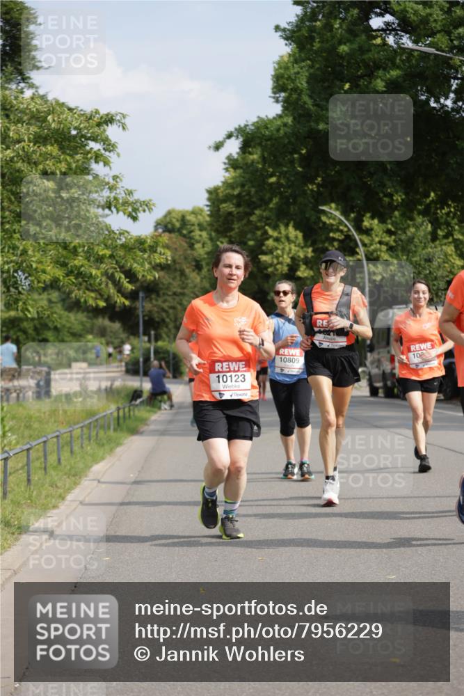 15.06.2025 - REWE Women's Run Jannik Wohlers http://msf.ph/oto/7956229 15.06.2025 08:51:45 Laufen 10123, 10809, 10 meine-sportfotos.de