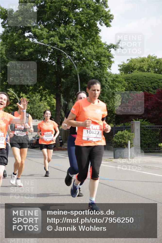 15.06.2025 - REWE Women's Run Jannik Wohlers http://msf.ph/oto/7956250 15.06.2025 08:51:46 Laufen 10569, 23, 10823 meine-sportfotos.de