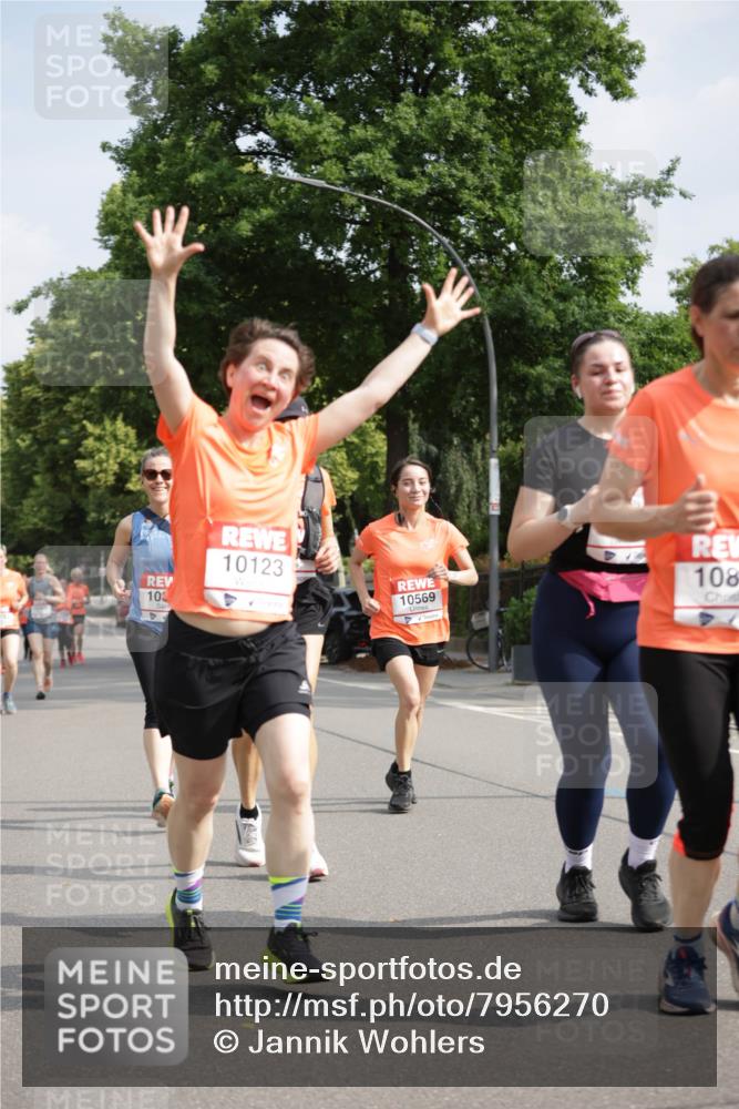 15.06.2025 - REWE Women's Run Jannik Wohlers http://msf.ph/oto/7956270 15.06.2025 08:51:47 Laufen 10123, 10, 10569, 108 meine-sportfotos.de
