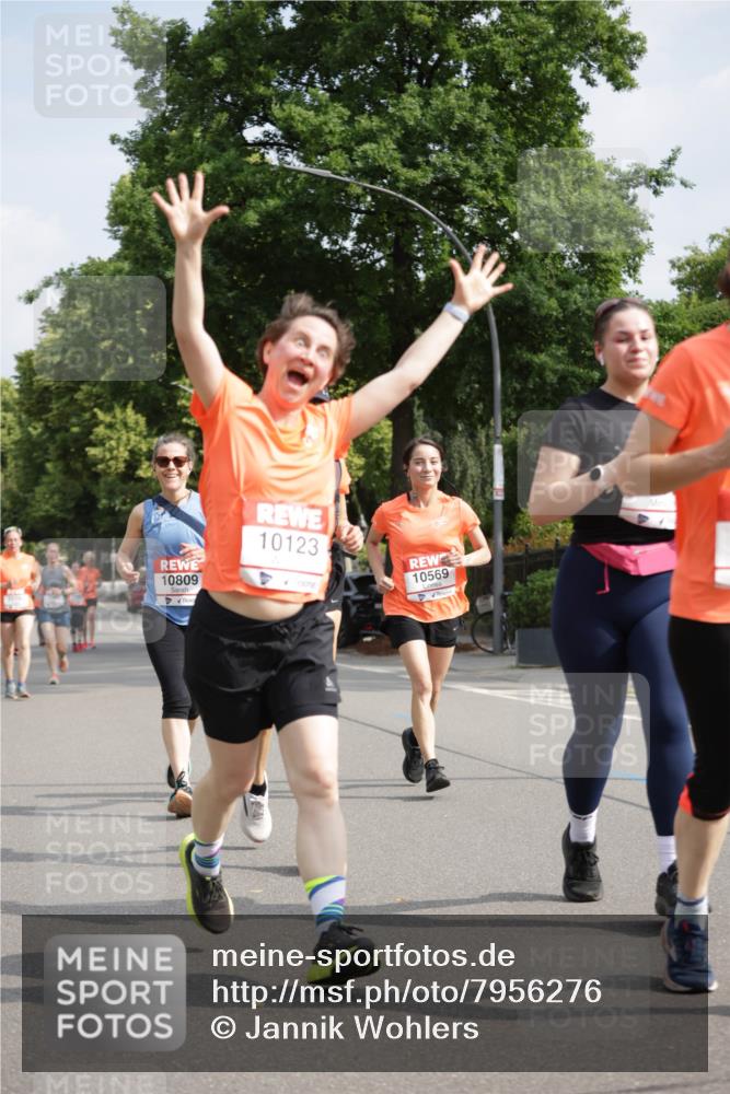 15.06.2025 - REWE Women's Run Jannik Wohlers http://msf.ph/oto/7956276 15.06.2025 08:51:47 Laufen 10809, 10123, 10569 meine-sportfotos.de