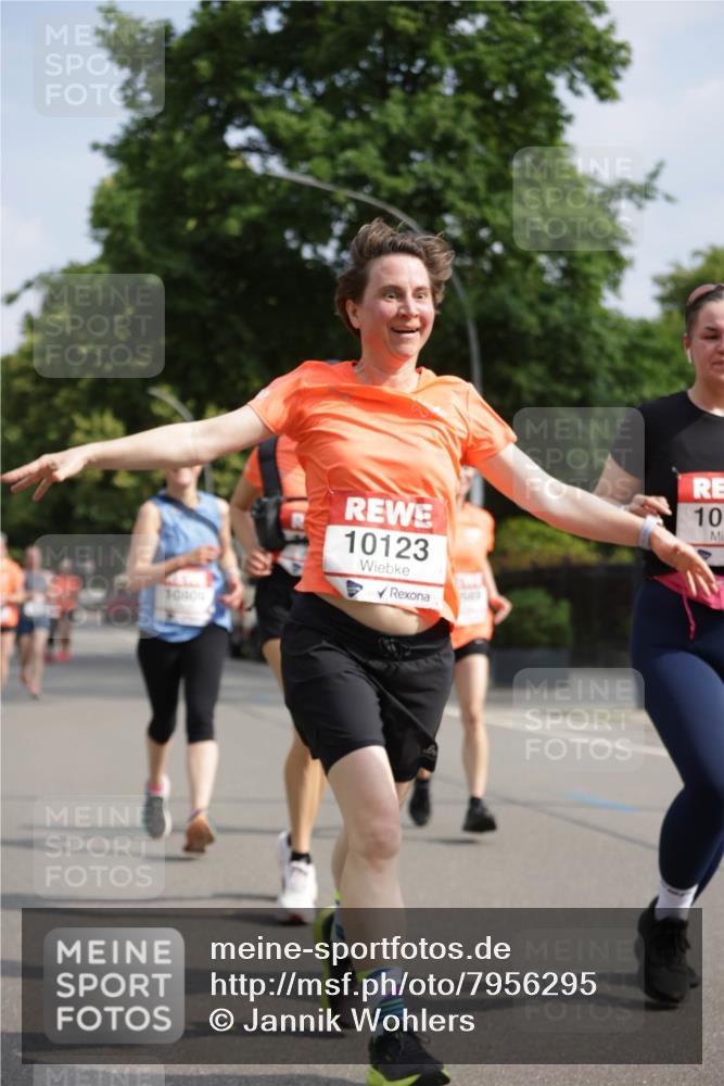 15.06.2025 - REWE Women's Run Jannik Wohlers http://msf.ph/oto/7956295 15.06.2025 08:51:47 Laufen 10809, 10123, 10 meine-sportfotos.de