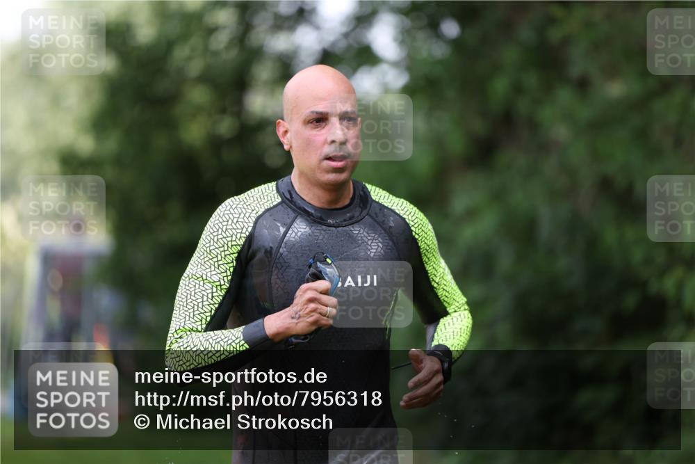 15.06.2025 - 7 Türme Triathlon Michael Strokosch http://msf.ph/oto/7956318 15.06.2025 12:36:00 Schwimmen 555, 593, 607 meine-sportfotos.de