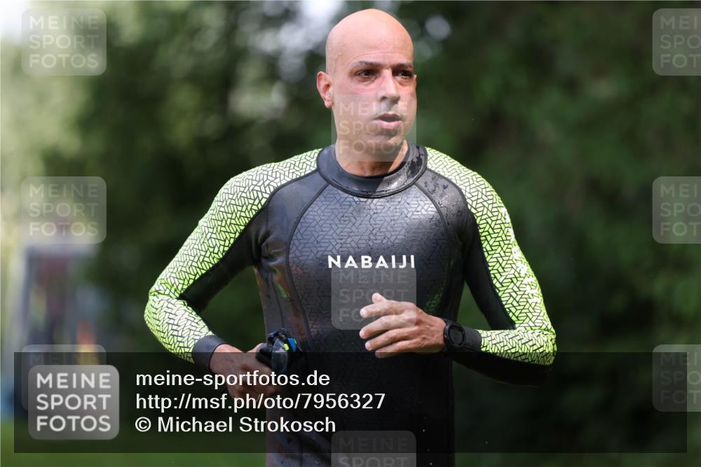 15.06.2025 - 7 Türme Triathlon Michael Strokosch http://msf.ph/oto/7956327 15.06.2025 12:36:00 Schwimmen 555, 593, 607 meine-sportfotos.de