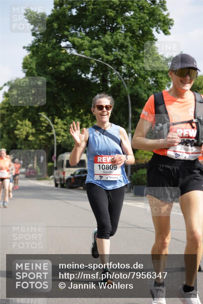 15.06.2025 - REWE Women's Run Jannik Wohlers http://msf.ph/oto/7956347 15.06.2025 08:51:48 Laufen 10809 meine-sportfotos.de