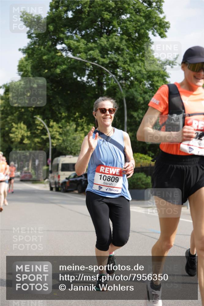 15.06.2025 - REWE Women's Run Jannik Wohlers http://msf.ph/oto/7956350 15.06.2025 08:51:48 Laufen 10809 meine-sportfotos.de