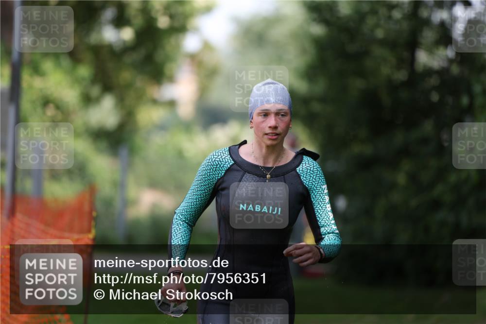 15.06.2025 - 7 Türme Triathlon Michael Strokosch http://msf.ph/oto/7956351 15.06.2025 12:36:10 Schwimmen 555, 581, 607 meine-sportfotos.de
