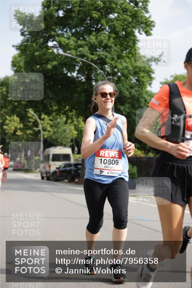 15.06.2025 - REWE Women's Run Jannik Wohlers http://msf.ph/oto/7956358 15.06.2025 08:51:48 Laufen 10809 meine-sportfotos.de