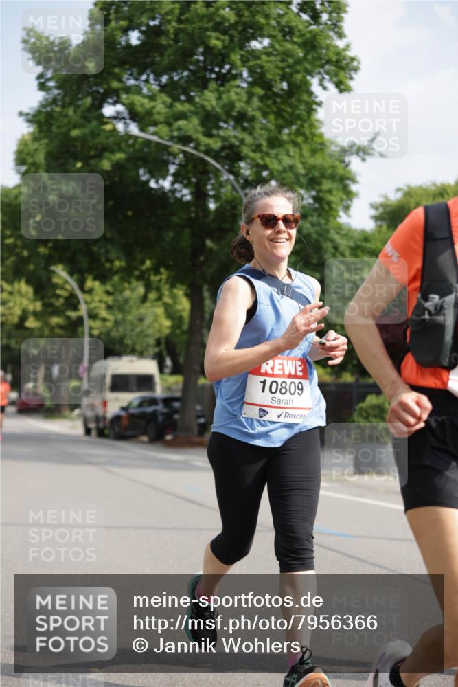15.06.2025 - REWE Women's Run Jannik Wohlers http://msf.ph/oto/7956366 15.06.2025 08:51:48 Laufen 10809 meine-sportfotos.de