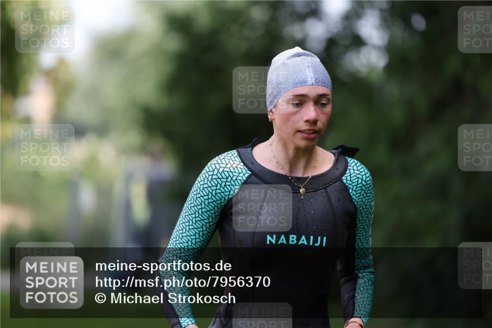 15.06.2025 - 7 Türme Triathlon Michael Strokosch http://msf.ph/oto/7956370 15.06.2025 12:36:11 Schwimmen 555, 581, 607 meine-sportfotos.de