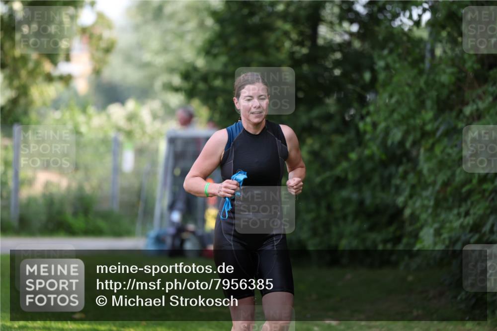 15.06.2025 - 7 Türme Triathlon Michael Strokosch http://msf.ph/oto/7956385 15.06.2025 12:36:23 Schwimmen 581 meine-sportfotos.de