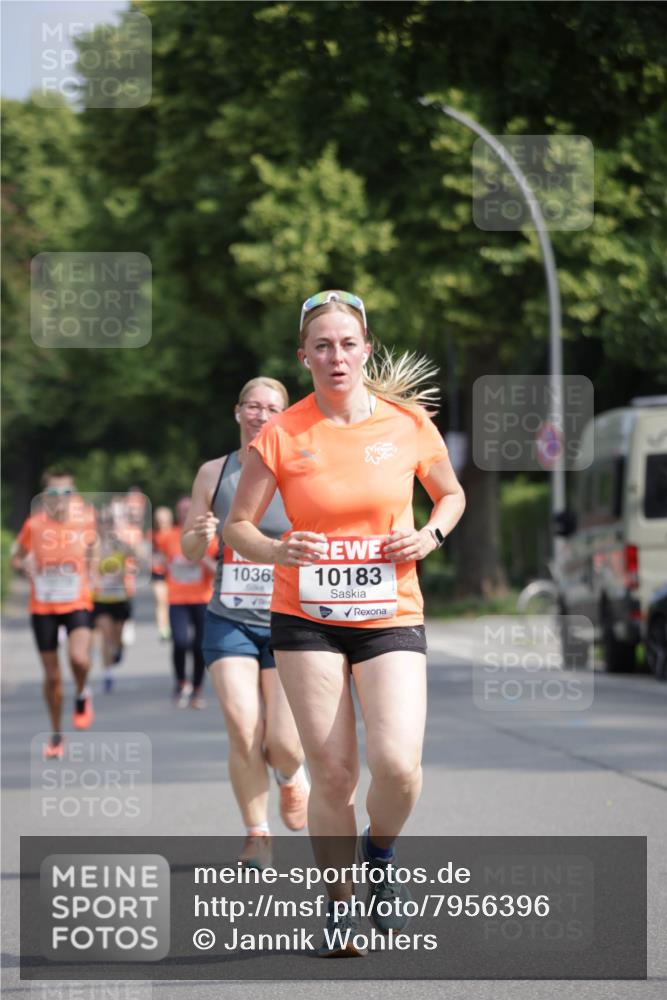 15.06.2025 - REWE Women's Run Jannik Wohlers http://msf.ph/oto/7956396 15.06.2025 08:51:50 Laufen 1036, 10183 meine-sportfotos.de