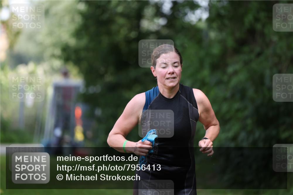 15.06.2025 - 7 Türme Triathlon Michael Strokosch http://msf.ph/oto/7956413 15.06.2025 12:36:24 Schwimmen 581 meine-sportfotos.de