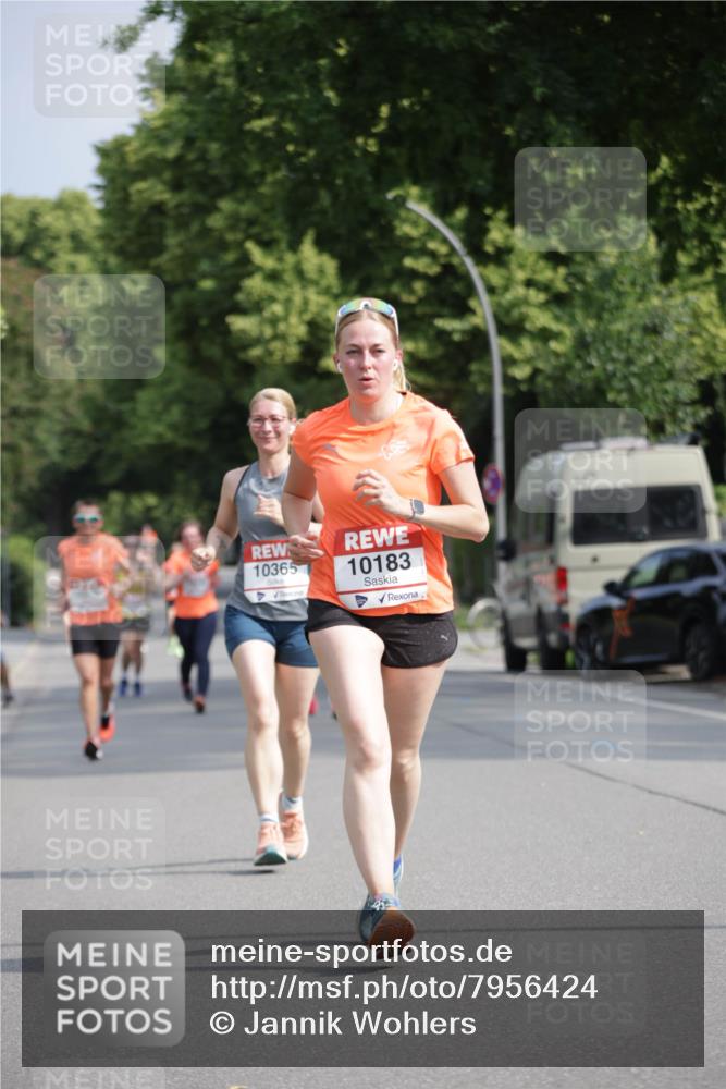 15.06.2025 - REWE Women's Run Jannik Wohlers http://msf.ph/oto/7956424 15.06.2025 08:51:51 Laufen 10365, 10183 meine-sportfotos.de