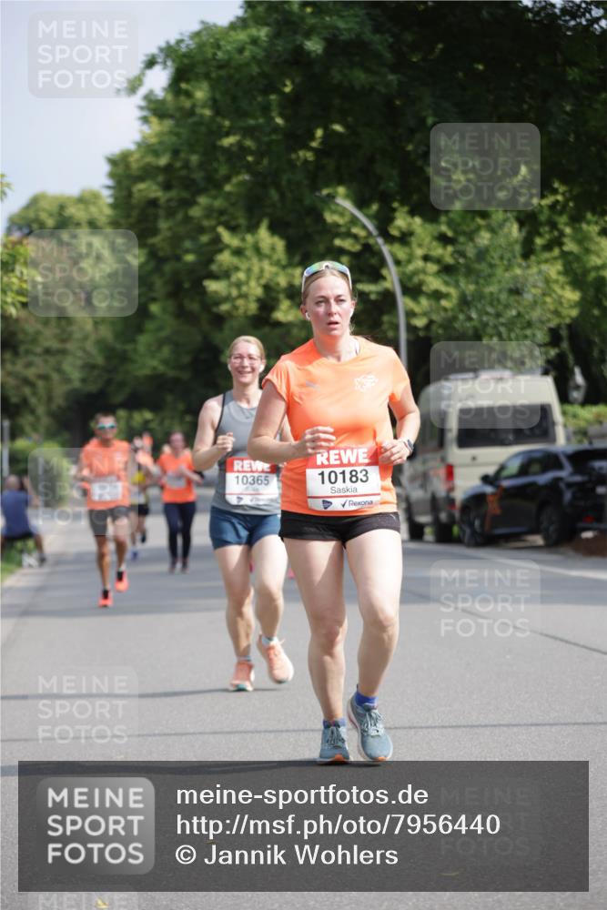 15.06.2025 - REWE Women's Run Jannik Wohlers http://msf.ph/oto/7956440 15.06.2025 08:51:51 Laufen 10365, 10183 meine-sportfotos.de