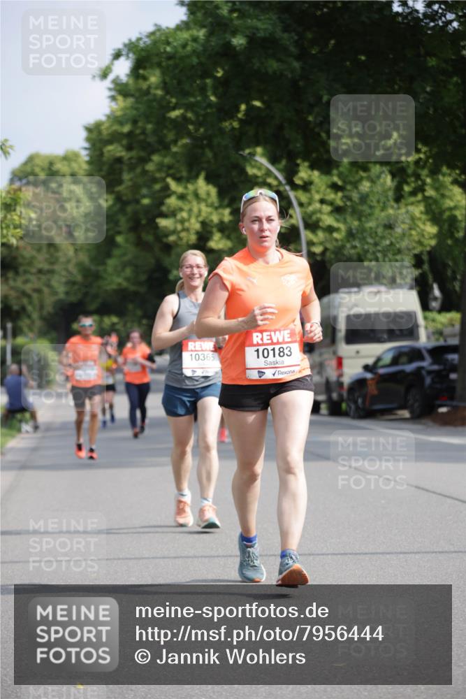 15.06.2025 - REWE Women's Run Jannik Wohlers http://msf.ph/oto/7956444 15.06.2025 08:51:51 Laufen 10365, 10183 meine-sportfotos.de