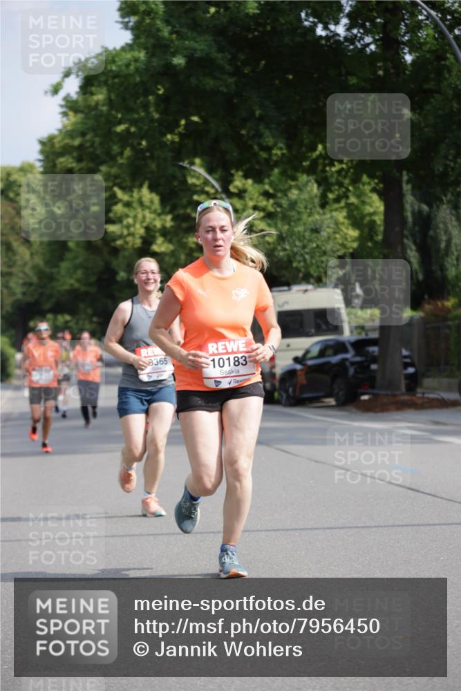 15.06.2025 - REWE Women's Run Jannik Wohlers http://msf.ph/oto/7956450 15.06.2025 08:51:51 Laufen 365, 10183 meine-sportfotos.de