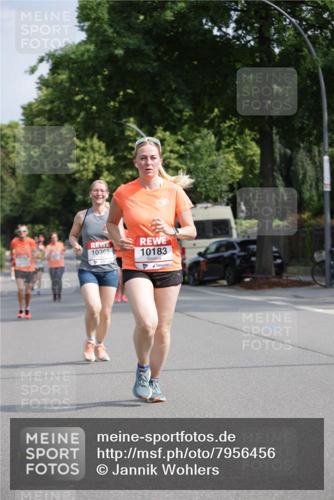 15.06.2025 - REWE Women's Run Jannik Wohlers http://msf.ph/oto/7956456 15.06.2025 08:51:51 Laufen 10365, 10183 meine-sportfotos.de