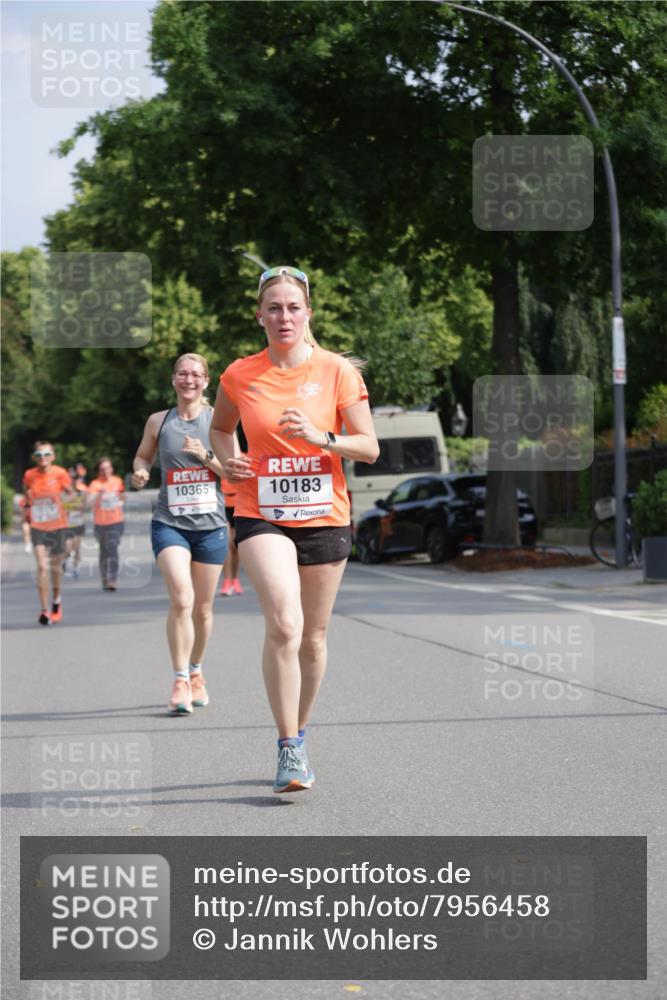 15.06.2025 - REWE Women's Run Jannik Wohlers http://msf.ph/oto/7956458 15.06.2025 08:51:51 Laufen 10365, 10183 meine-sportfotos.de