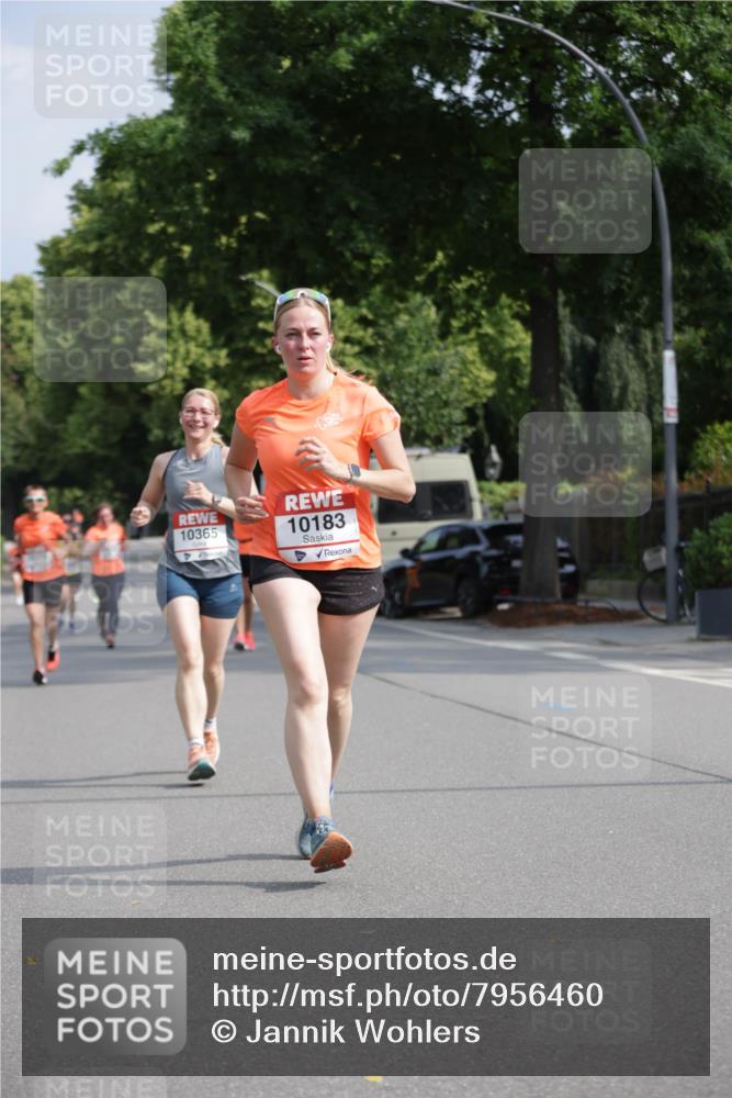 15.06.2025 - REWE Women's Run Jannik Wohlers http://msf.ph/oto/7956460 15.06.2025 08:51:51 Laufen 10365, 10183 meine-sportfotos.de