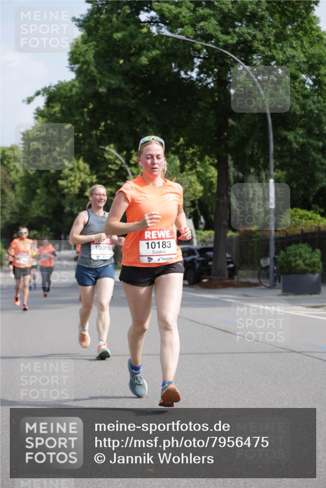 15.06.2025 - REWE Women's Run Jannik Wohlers http://msf.ph/oto/7956475 15.06.2025 08:51:52 Laufen 10365, 10183 meine-sportfotos.de