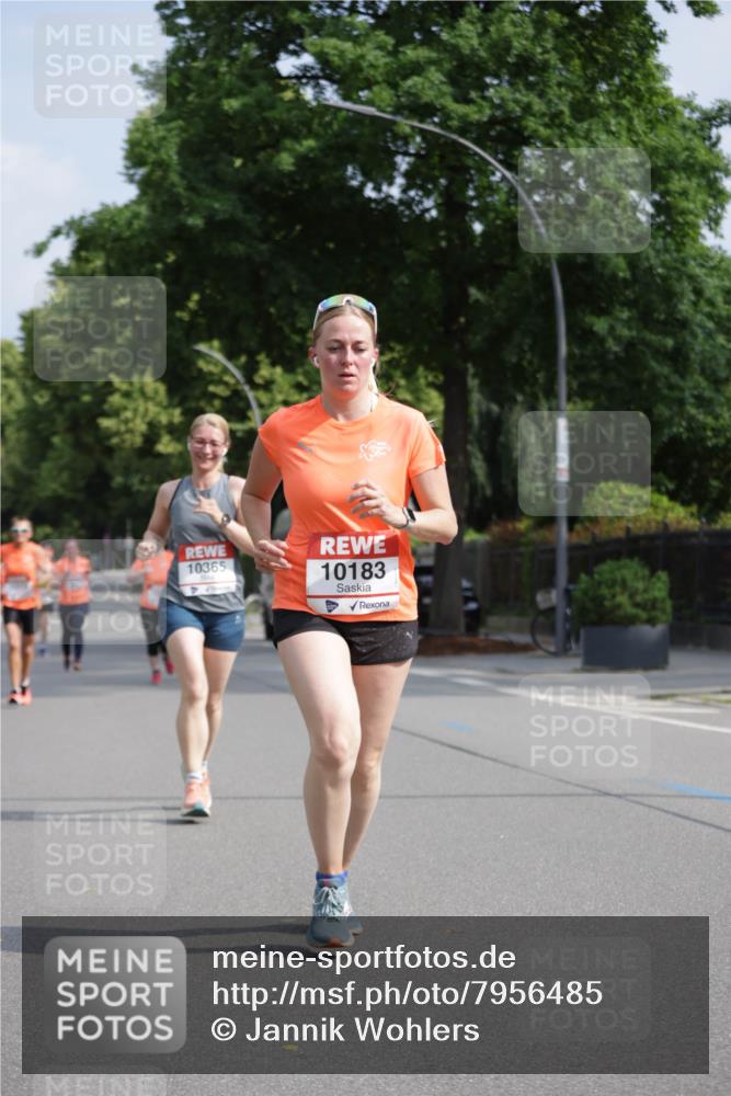 15.06.2025 - REWE Women's Run Jannik Wohlers http://msf.ph/oto/7956485 15.06.2025 08:51:52 Laufen 10365, 10183 meine-sportfotos.de