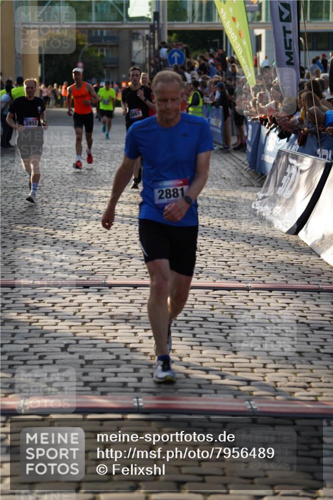 13.06.2025 - Holstenköstenlauf Felixshl http://msf.ph/oto/7956489 13.06.2025 19:47:14 Laufen 2002, 2692, 2881, 3886, 3955, 3981 meine-sportfotos.de