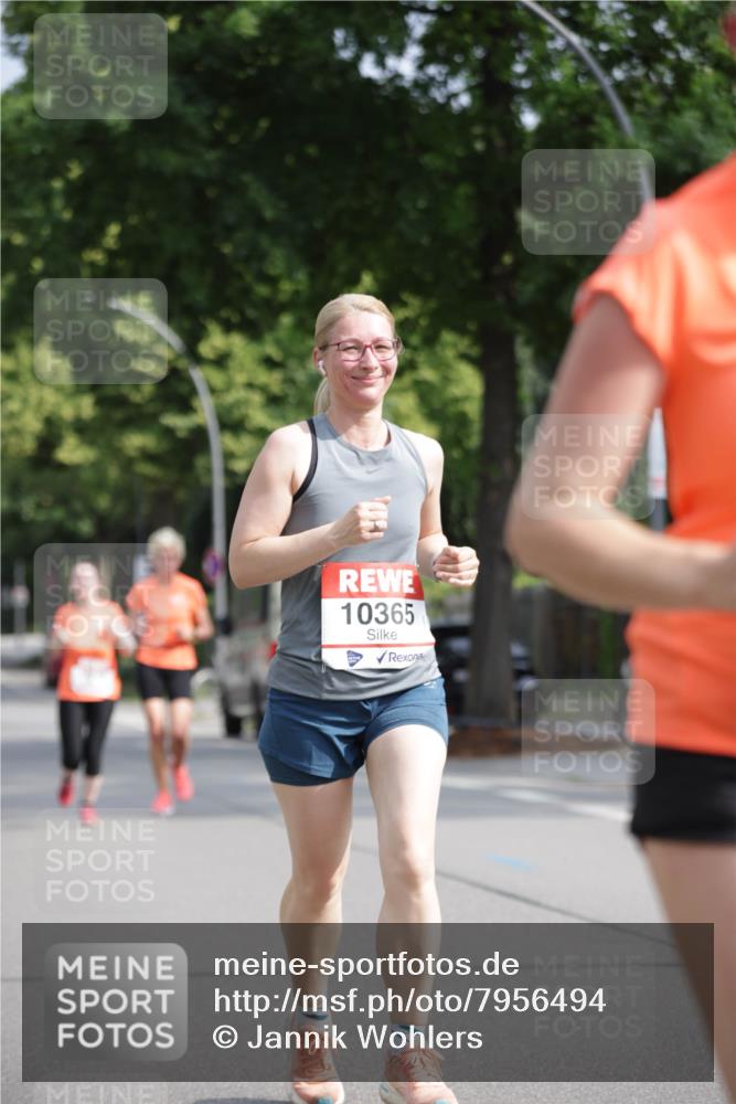 15.06.2025 - REWE Women's Run Jannik Wohlers http://msf.ph/oto/7956494 15.06.2025 08:51:53 Laufen 10365 meine-sportfotos.de