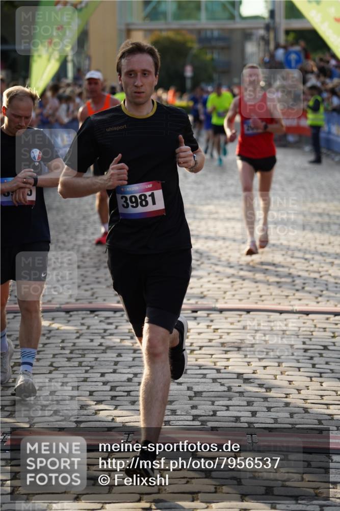 13.06.2025 - Holstenköstenlauf Felixshl http://msf.ph/oto/7956537 13.06.2025 19:47:17 Laufen 2002, 2229, 2692, 3025, 3886, 3955, 3981 meine-sportfotos.de