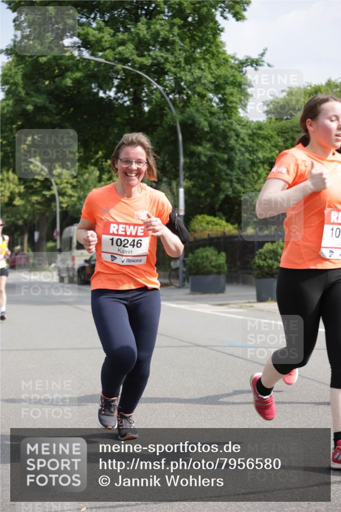 15.06.2025 - REWE Women's Run Jannik Wohlers http://msf.ph/oto/7956580 15.06.2025 08:51:59 Laufen 10246, 10 meine-sportfotos.de