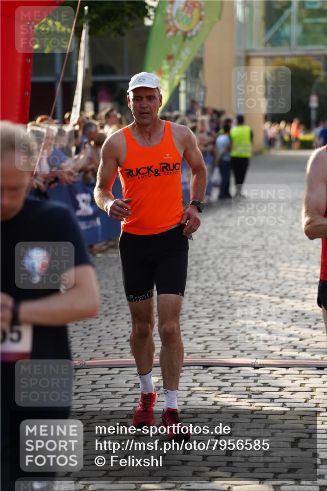 13.06.2025 - Holstenköstenlauf Felixshl http://msf.ph/oto/7956585 13.06.2025 19:47:20 Laufen 2002, 2229, 2692, 2754, 3025, 3886, 3955, 3981 meine-sportfotos.de