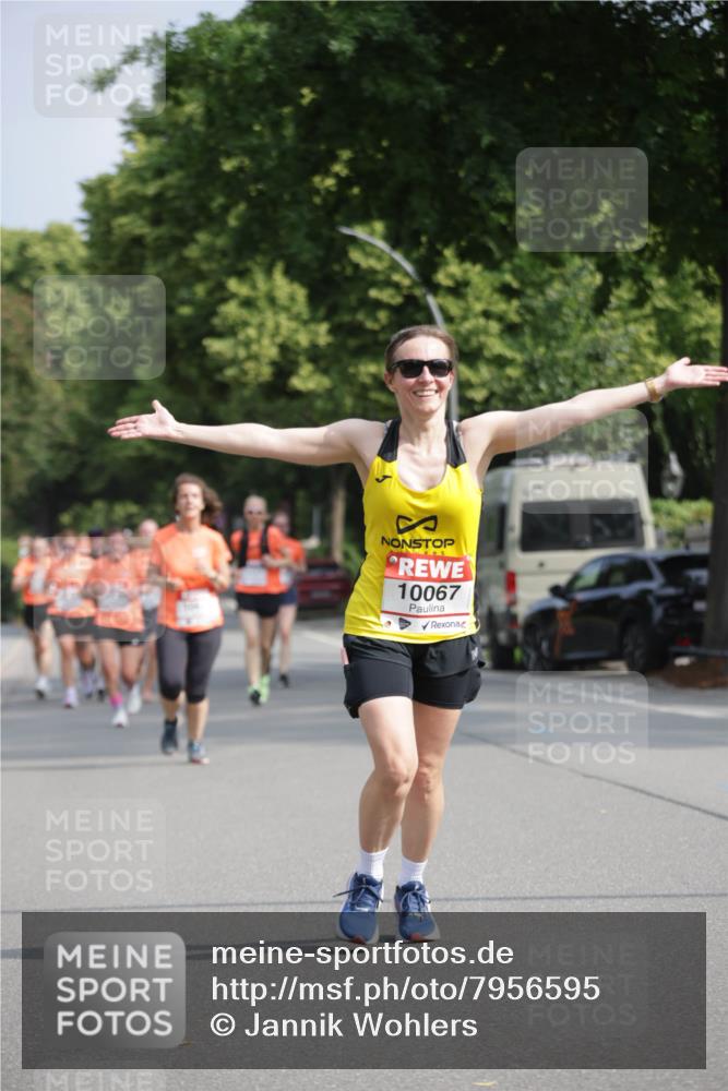 15.06.2025 - REWE Women's Run Jannik Wohlers http://msf.ph/oto/7956595 15.06.2025 08:52:01 Laufen 10067 meine-sportfotos.de