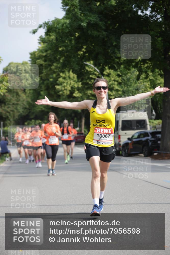 15.06.2025 - REWE Women's Run Jannik Wohlers http://msf.ph/oto/7956598 15.06.2025 08:52:01 Laufen 10067 meine-sportfotos.de