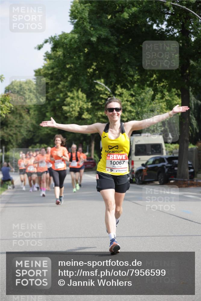15.06.2025 - REWE Women's Run Jannik Wohlers http://msf.ph/oto/7956599 15.06.2025 08:52:01 Laufen 10067 meine-sportfotos.de