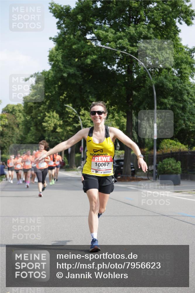 15.06.2025 - REWE Women's Run Jannik Wohlers http://msf.ph/oto/7956623 15.06.2025 08:52:02 Laufen 10067 meine-sportfotos.de