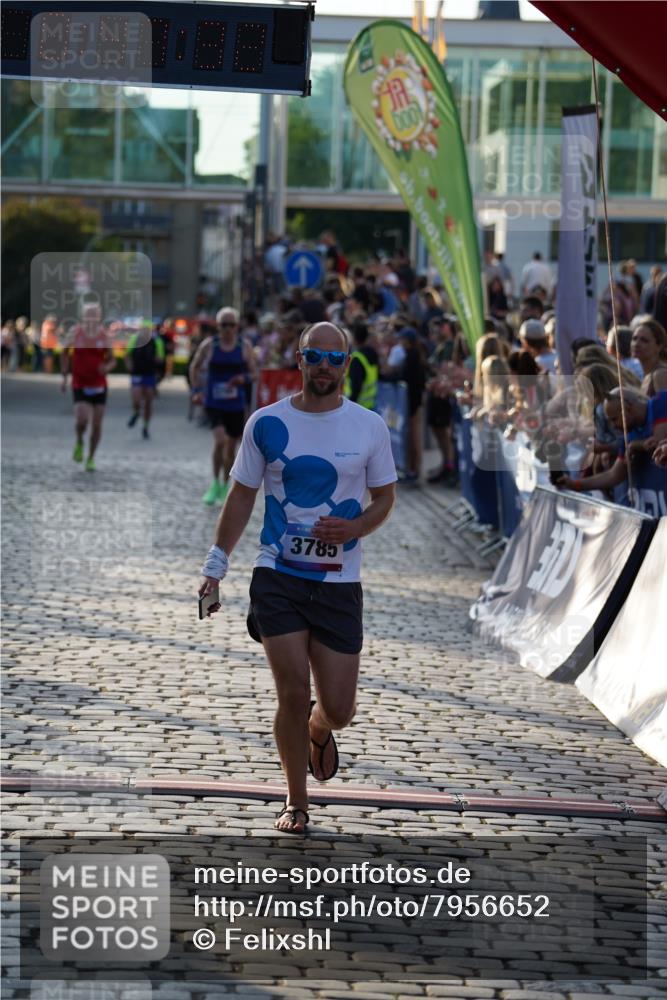 13.06.2025 - Holstenköstenlauf Felixshl http://msf.ph/oto/7956652 13.06.2025 19:47:31 Laufen 2639, 2795, 3785 meine-sportfotos.de