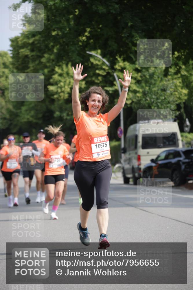 15.06.2025 - REWE Women's Run Jannik Wohlers http://msf.ph/oto/7956655 15.06.2025 08:52:04 Laufen 9126 meine-sportfotos.de