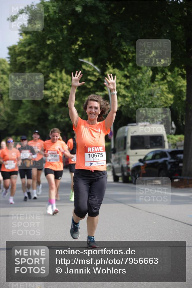15.06.2025 - REWE Women's Run Jannik Wohlers http://msf.ph/oto/7956663 15.06.2025 08:52:04 Laufen 0126, 10675 meine-sportfotos.de