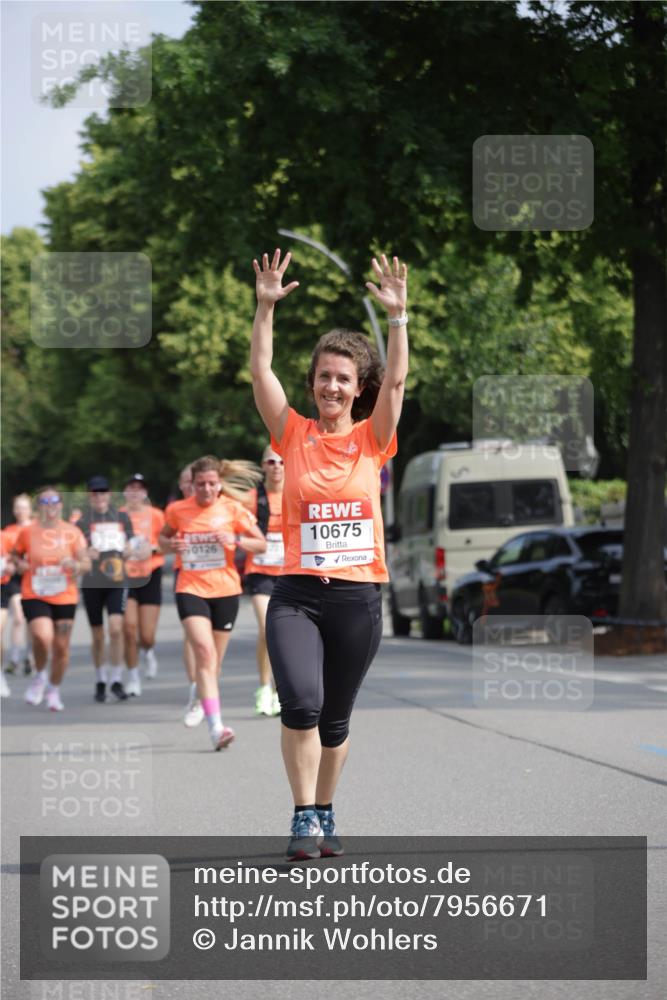 15.06.2025 - REWE Women's Run Jannik Wohlers http://msf.ph/oto/7956671 15.06.2025 08:52:04 Laufen 0126, 10675 meine-sportfotos.de