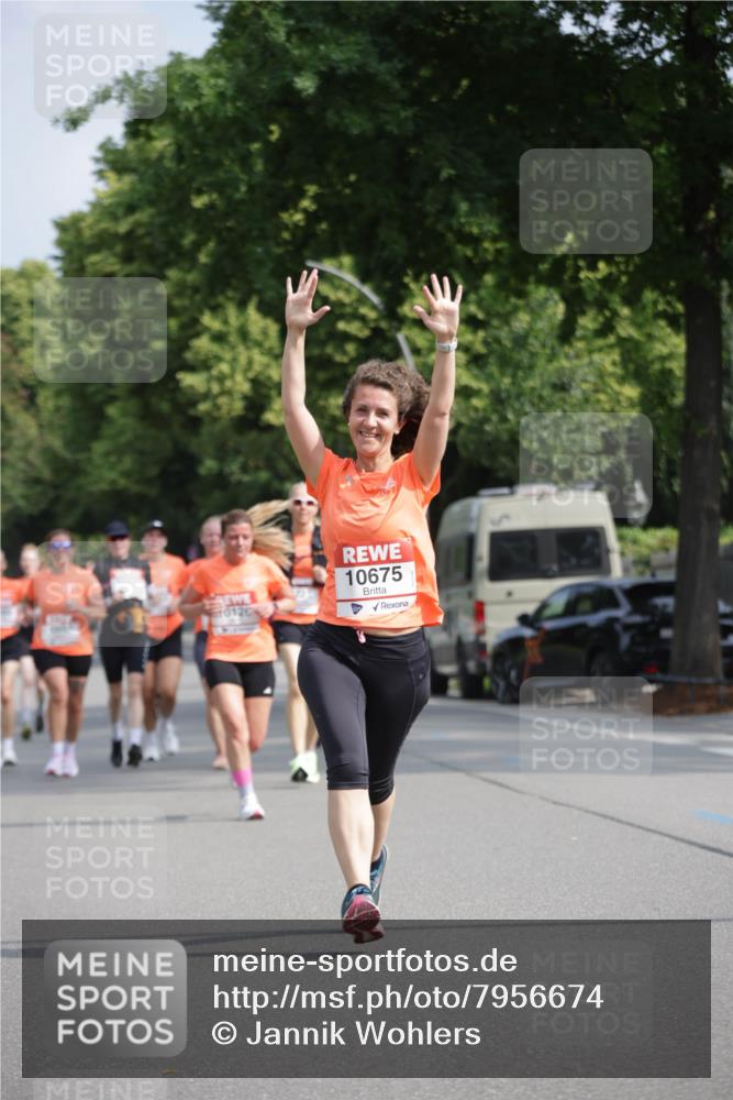 15.06.2025 - REWE Women's Run Jannik Wohlers http://msf.ph/oto/7956674 15.06.2025 08:52:05 Laufen 0120, 10675 meine-sportfotos.de