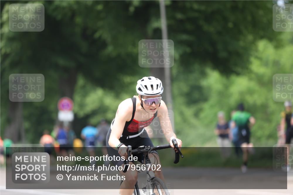 15.06.2025 - 7 Türme Triathlon Yannick Fuchs http://msf.ph/oto/7956702 15.06.2025 13:40:48 Radfahren 403, 526, 603, 1007 meine-sportfotos.de