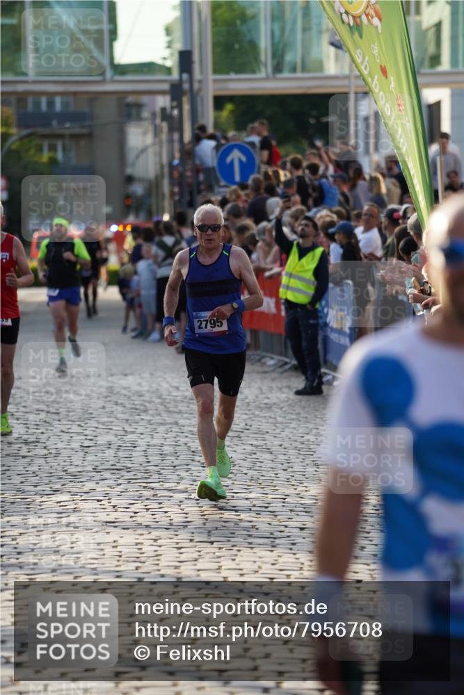 13.06.2025 - Holstenköstenlauf Felixshl http://msf.ph/oto/7956708 13.06.2025 19:47:34 Laufen 2639, 2795, 2858, 3785 meine-sportfotos.de