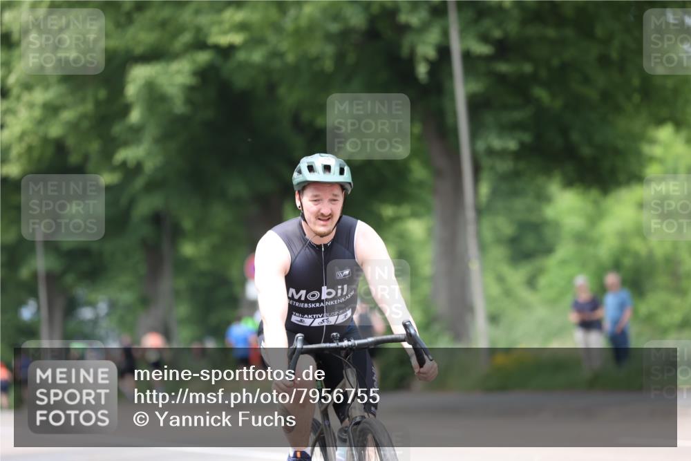 15.06.2025 - 7 Türme Triathlon Yannick Fuchs http://msf.ph/oto/7956755 15.06.2025 13:40:59 Radfahren 758 meine-sportfotos.de