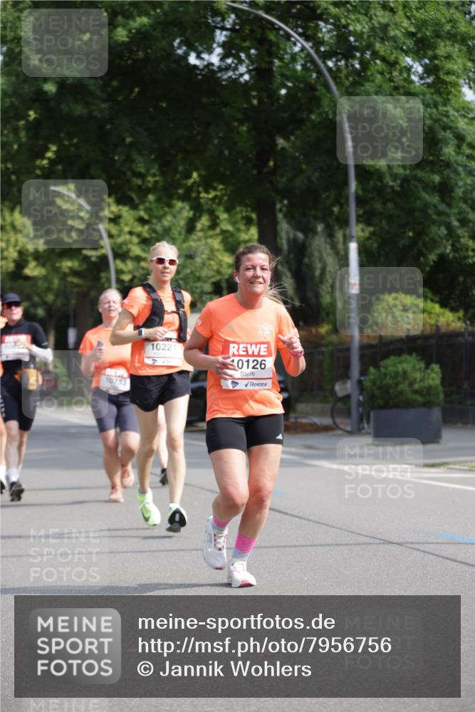 15.06.2025 - REWE Women's Run Jannik Wohlers http://msf.ph/oto/7956756 15.06.2025 08:52:08 Laufen 10, 1022, 0126 meine-sportfotos.de